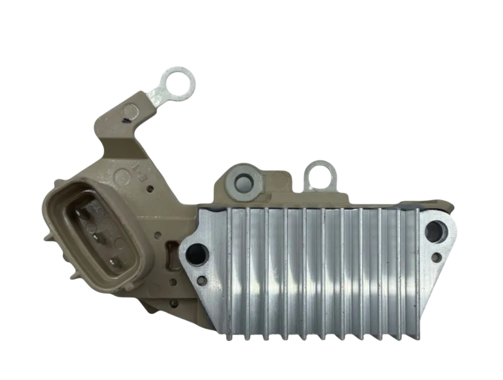Регулятор генератора "UTM" TOYOTA RN6215A