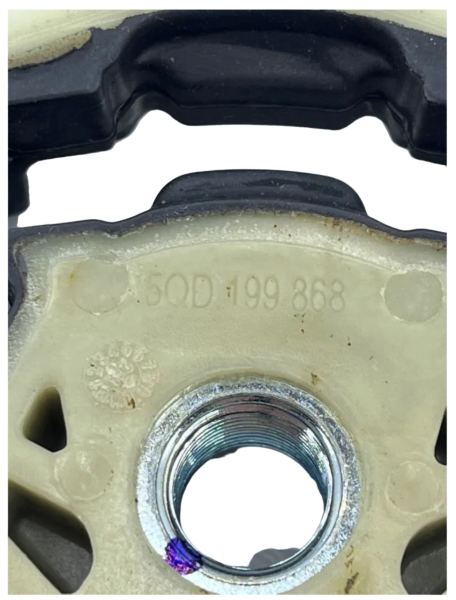 Подушка двигателя "VIKA" (комплект) передняя SKODA OCTAVIA SUPERB VW TIGUAN 11981635301