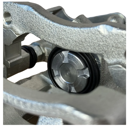 Суппорт тормозной "SAT" задний RR HYUNDAI SOLARISKIA RIO 10- RH ST583111RA30