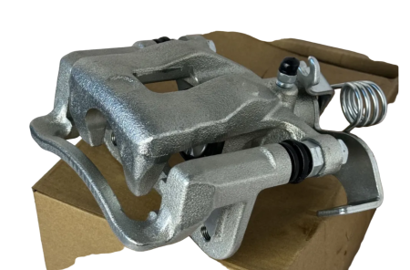 Суппорт тормозной "SAT" задний RR HYUNDAI SOLARISKIA RIO 10- RH ST583111RA30